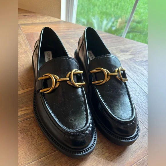 NEW Steve Madden Black and Gold Slip-On Loafers with Horsebit Detail - Picture 1 of 4